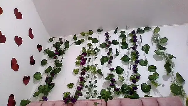 Snapshot of abby_moss_2 chatting on May 11, 2026, 12:28 pm abby moss 2 online show from May 11, 2026, 12:28 pm