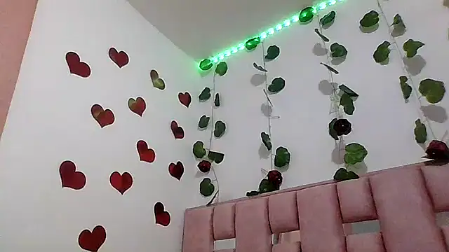 Snapshot of abby_moss_2 chatting on March 18, 2026, 12:30 pm abby moss 2 online show from March 18, 2026, 12:30 pm