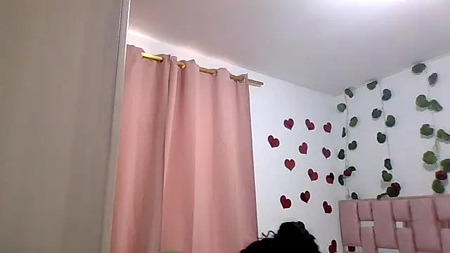 Snapshot of abby_moss_2 chatting on March 5, 2026, 12:46 pm abby moss 2 online show from March 5, 2026, 12:46 pm