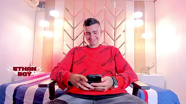 Snapshot of Ethan_Boy_ chatting on February 13, 2026, 9:37 pm Ethan Boy online show from February 13, 2026, 9:37 pm