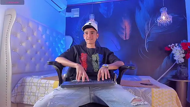 Snapshot of Ethan_Boy_ chatting on December 5, 2025, 9:12 pm Ethan Boy online show from December 5, 2025, 9:12 pm