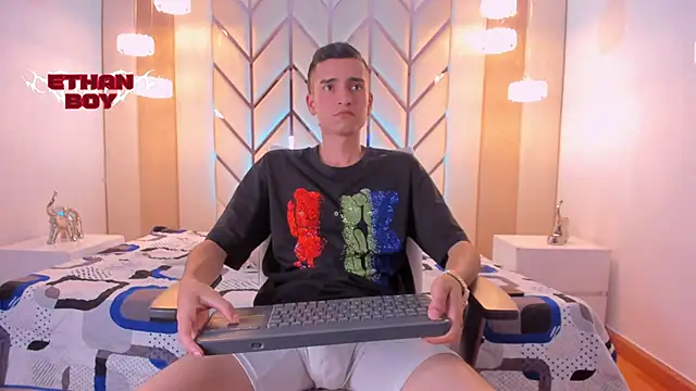 Snapshot of Ethan_Boy_ chatting on February 17, 2026, 8:06 pm Ethan Boy online show from February 17, 2026, 8:06 pm