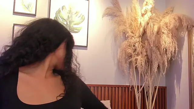 MIAHIVANOV online show from November 4, 2025, 2:43 pm