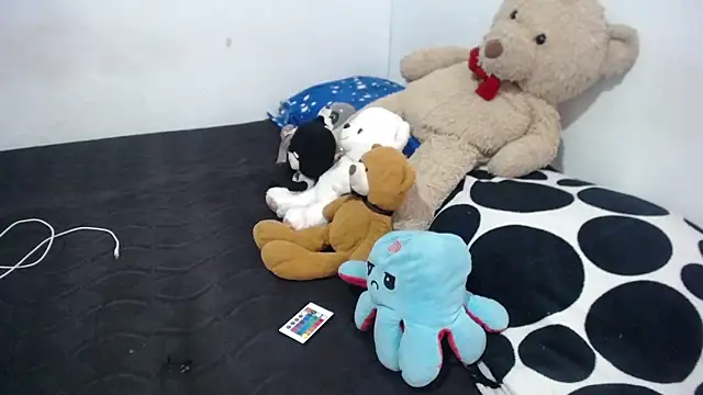 Snapshot of Antonhyjared chatting on April 3, 2026, 8:15 pm Antonhyjared online show from April 3, 2026, 8:15 pm