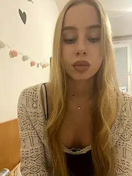 RemyStyles online show from December 1, 2025, 8:32 pm