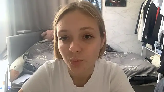 Snapshot of _petaI chatting on October 13, 2025, 7:43 am petaI online show from October 13, 2025, 7:43 am