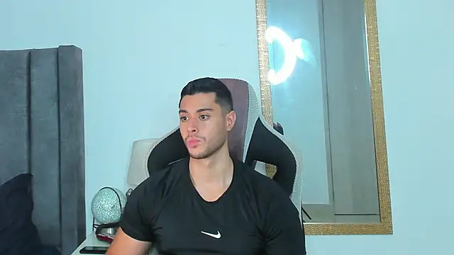 Snapshot of Ken_mailik1 chatting on December 18, 2025, 5:45 am Ken mailik1 online show from December 18, 2025, 5:45 am