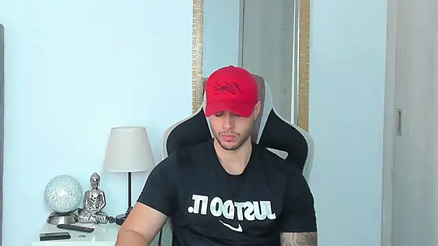 Snapshot of Ken_mailik1 chatting on January 6, 2026, 3:32 am Ken mailik1 online show from January 6, 2026, 3:32 am