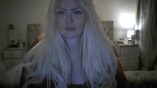 Snapshot of Sultress6969 chatting on October 14, 2025, 6:52 pm Sultress6969 online show from October 14, 2025, 6:52 pm