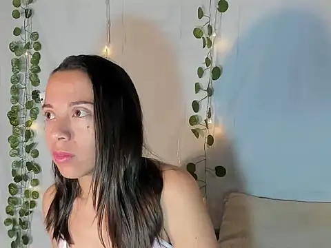 Perla Jonhson Rs online show from October 17, 2025, 12:40 pm