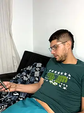 mirallesandbig online show from November 15, 2025, 11:20 pm