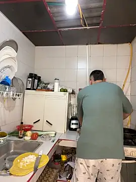 mirallesandbig online show from November 7, 2025, 8:57 pm