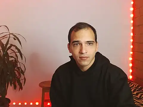 Maax3023 online show from October 15, 2025, 1:08 pm