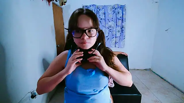 Snapshot of SweetRabbit29 chatting on March 31, 2026, 11:51 pm SweetRabbit29 online show from March 31, 2026, 11:51 pm