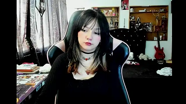 Maki Zein  online show from February 17, 2026, 9:01 pm