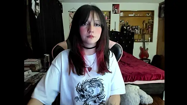 Maki Zein  online show from April 4, 2026, 1:12 am