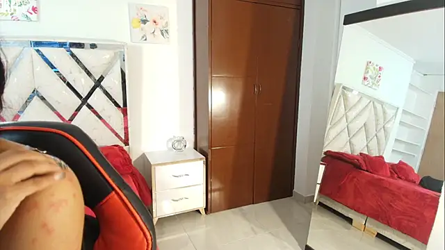 Valtainsexy online show from December 19, 2025, 2:52 pm