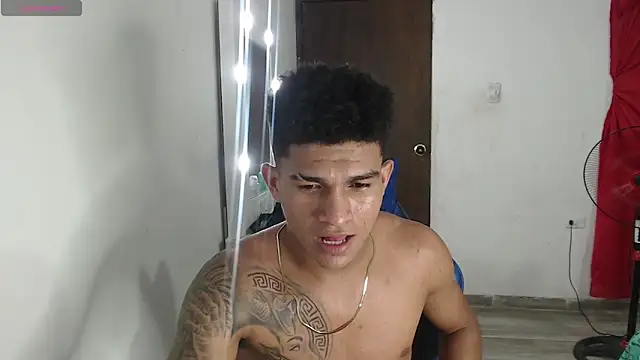 Snapshot of Angel_LatinGuy chatting on October 13, 2025, 6:04 am Angel LatinGuy online show from October 13, 2025, 6:04 am