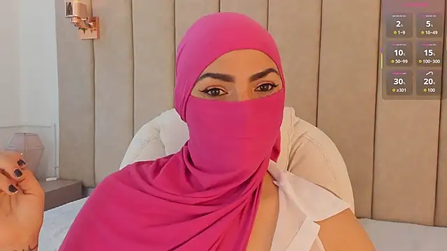 Snapshot of _naylaa_ chatting on December 17, 2025, 2:49 am naylaa online show from December 17, 2025, 2:49 am