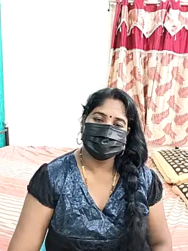 Snapshot of tamil-aunt chatting on October 19, 2025, 6:21 pm tamil-aunt online show from October 19, 2025, 6:21 pm