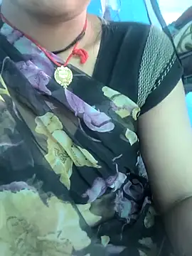 Snapshot of rasmi_powar chatting on November 6, 2025, 2:04 am rasmi powar online show from November 6, 2025, 2:04 am