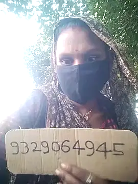 Snapshot of rasmi_powar chatting on October 17, 2025, 9:12 am rasmi powar online show from October 17, 2025, 9:12 am