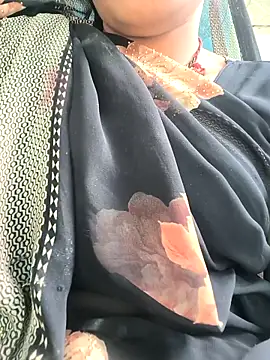 Snapshot of rasmi_powar chatting on November 10, 2025, 4:39 am rasmi powar online show from November 10, 2025, 4:39 am