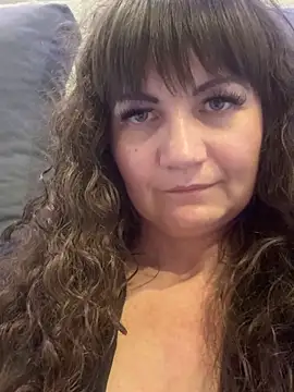 Butterfly8385 online show from October 29, 2025, 9:47 pm