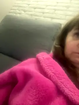 Butterfly8385 online show from November 7, 2025, 7:40 pm