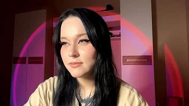 KristenGoodmon online show from October 21, 2025, 10:58 am