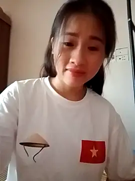 tuongvycute online show from October 18, 2025, 12:34 am