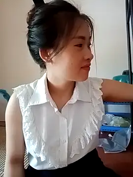tuongvycute online show from October 17, 2025, 3:32 am