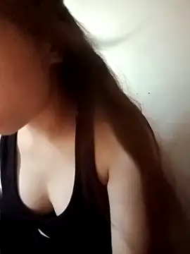 tuongvycute online show from October 15, 2025, 2:43 am