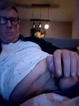 Snapshot of henkzwart chatting on November 8, 2025, 8:01 pm henkzwart online show from November 8, 2025, 8:01 pm