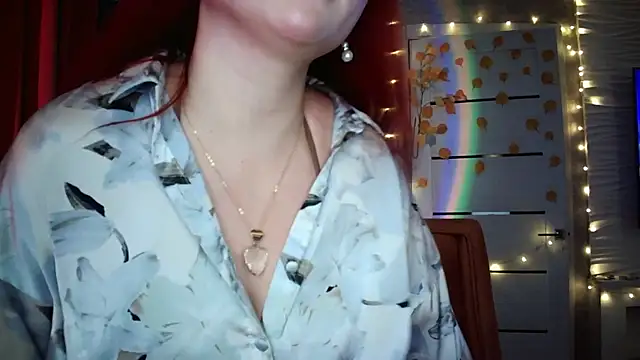 LolaMint  online show from October 24, 2025, 12:48 pm