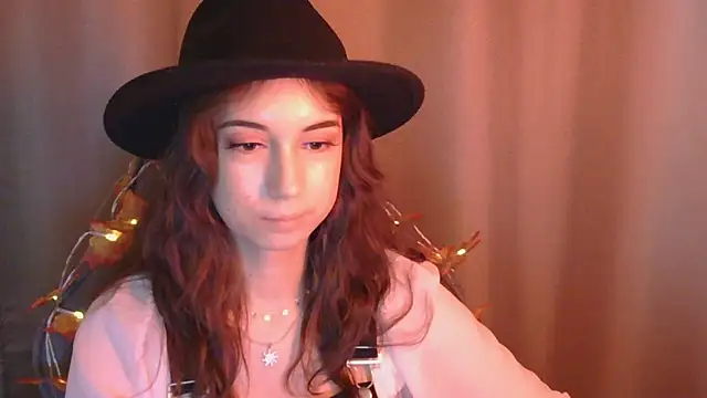 VeraLush online show from November 4, 2025, 1:48 pm