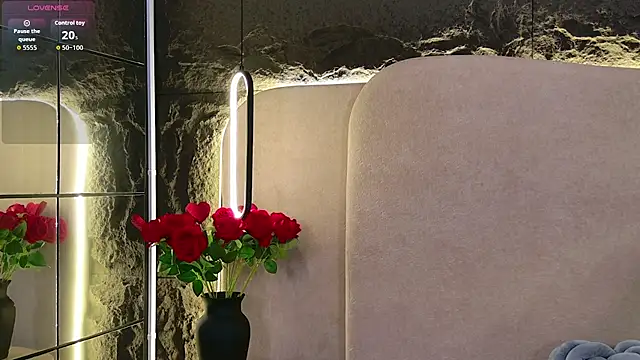 AmyCarammel online show from November 12, 2025, 4:55 pm