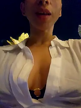 Snapshot of Alice_Barry chatting on December 17, 2025, 2:38 am Alice Barry online show from December 17, 2025, 2:38 am