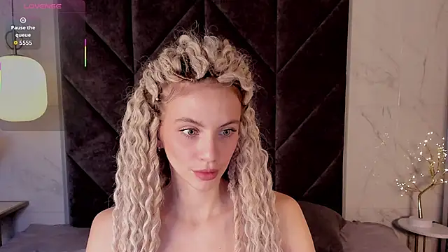 mia silkk online show from October 28, 2025, 8:57 am