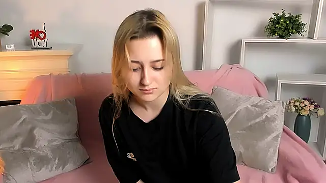 Lulu   Moon online show from March 20, 2026, 9:05 pm