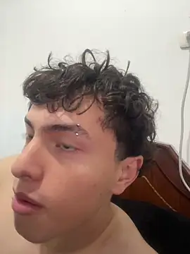 Snapshot of AlessiaLuxx chatting on February 21, 2026, 1:07 am AlessiaLuxx online show from February 21, 2026, 1:07 am