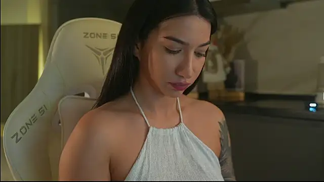 Snapshot of LeoBamble chatting on November 28, 2025, 5:13 pm LeoBamble online show from November 28, 2025, 5:13 pm