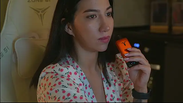 Snapshot of LeoBamble chatting on November 14, 2025, 4:10 pm LeoBamble online show from November 14, 2025, 4:10 pm