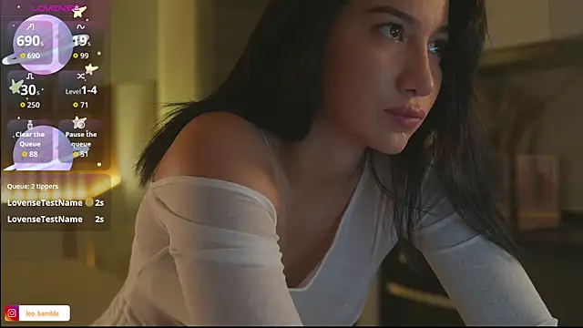 Snapshot of LeoBamble chatting on November 9, 2025, 5:06 pm LeoBamble online show from November 9, 2025, 5:06 pm