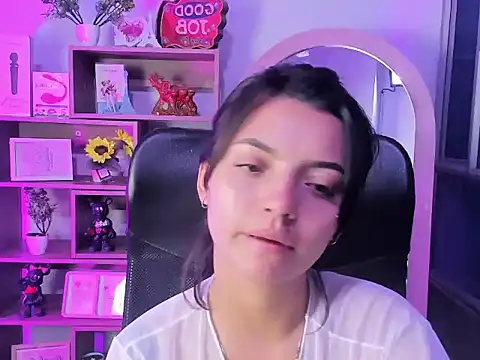 Liisaa Kiss online show from November 28, 2025, 4:12 am