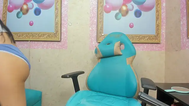 Snapshot of Sammy-Walker chatting on October 21, 2025, 12:15 pm Sammy-Walker online show from October 21, 2025, 12:15 pm