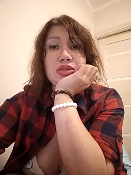 Snapshot of Ambika_beauty chatting on October 17, 2025, 7:48 pm Ambika beauty online show from October 17, 2025, 7:48 pm