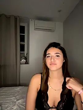 Snapshot of evaa_19 chatting on October 29, 2025, 8:08 pm evaa 19 online show from October 29, 2025, 8:08 pm