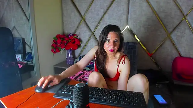 Snapshot of Kylie_Bloom chatting on April 28, 2026, 8:46 pm Kylie Bloom online show from April 28, 2026, 8:46 pm
