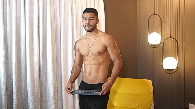 Snapshot of Reik_Vonn chatting on November 11, 2025, 12:11 pm Reik Vonn online show from November 11, 2025, 12:11 pm